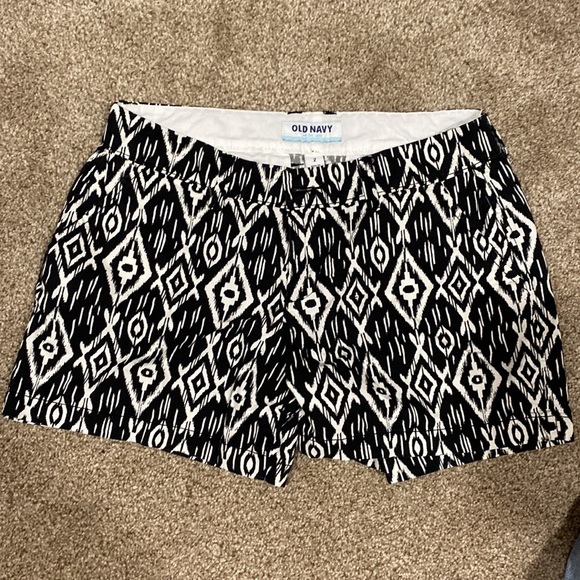 Old navy short bundle! - Picture 2 of 3